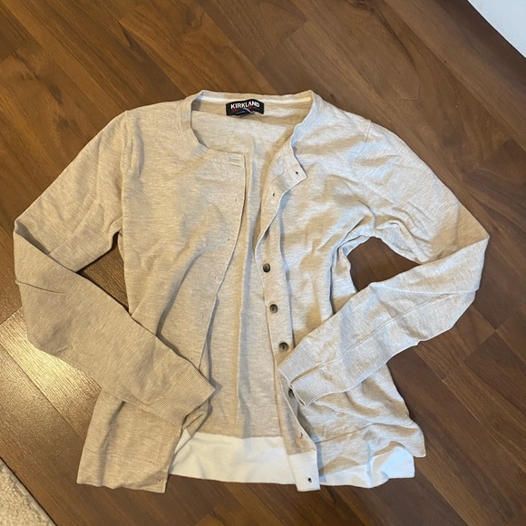 Xs NWOT button up/cardigan - Picture 2 of 2